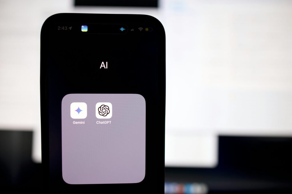AIのアプリが表示されたスマートフォン